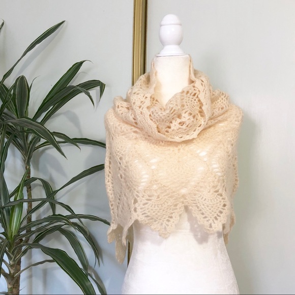 Vintage Accessories - Like new Vintage Style Wool Blend Scarf Wrap